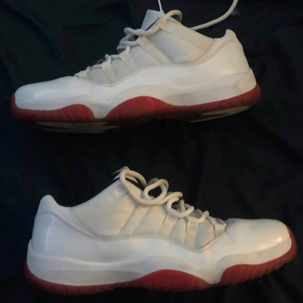 Air Jordan 11 Retro Low ‘Cherry Bottom’